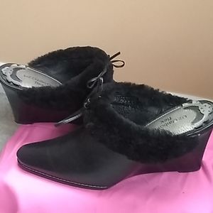 Mule shoes